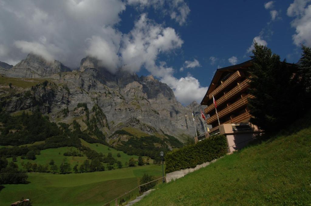 Hotel Viktoria-Leukerbad-Therme Экстерьер фото
